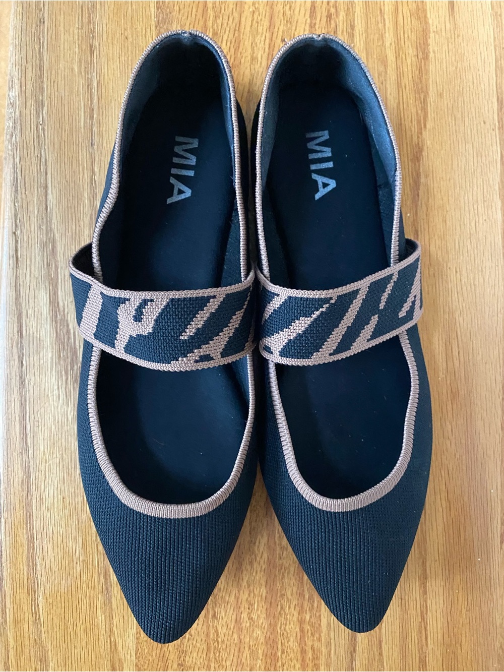 MIA Black Pointed Toe Mary Jane Knit Flats with Patterned/Zebra Elastic Strap